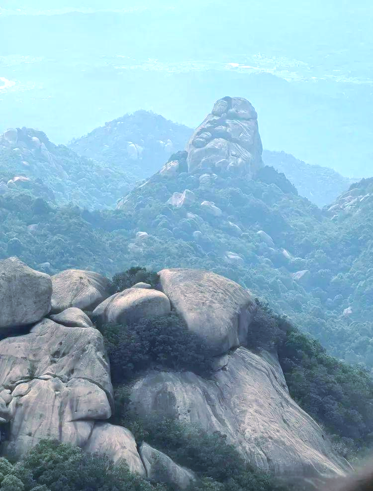 漳州乌山探秘:石峰间的历史与红色故事