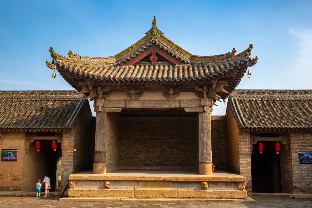 中国最早的戏台—高平王报村二郎庙金代戏台