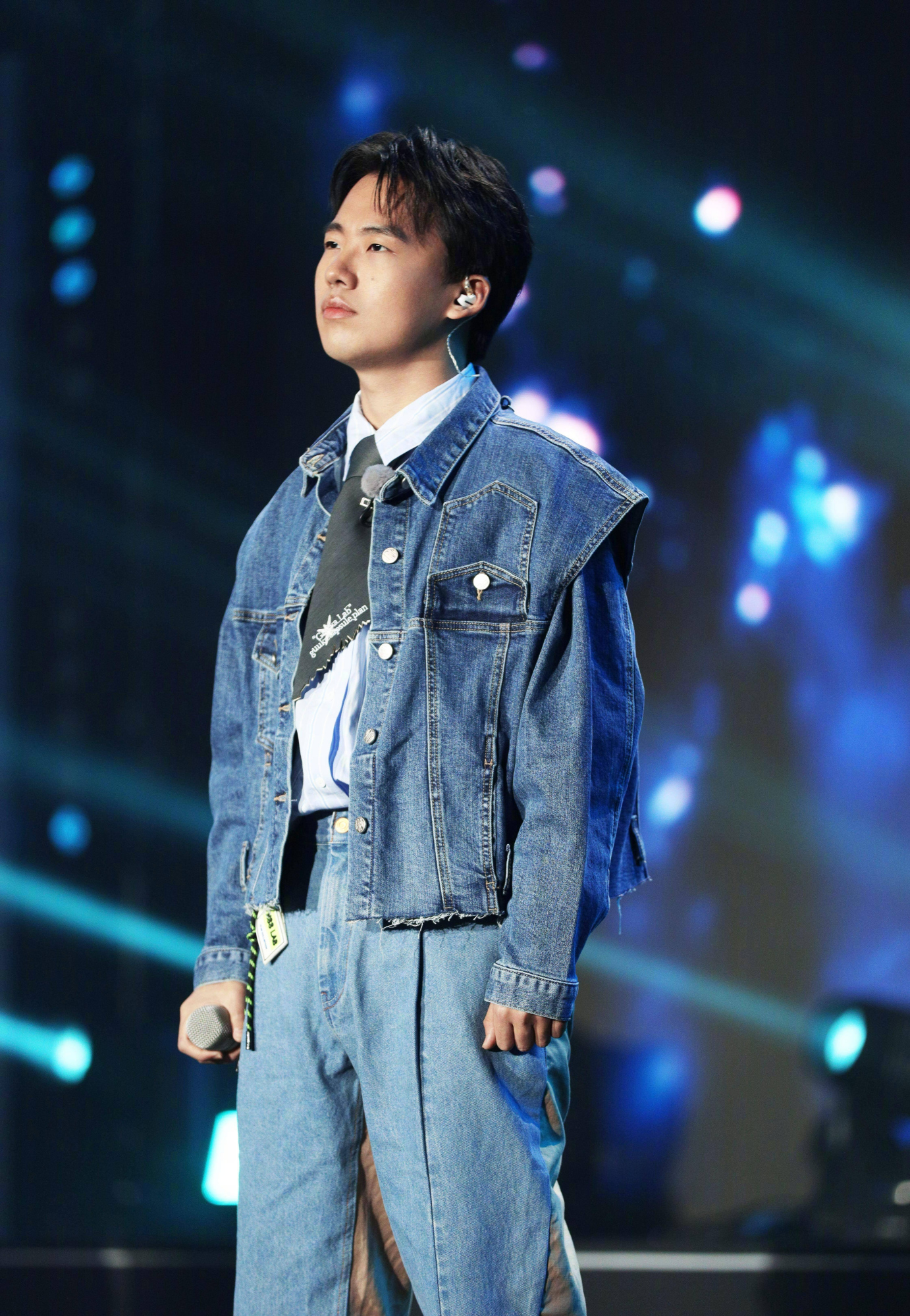 于谦和14岁儿子同台表演,从小套路郭德纲的于思洋,终于长大了!