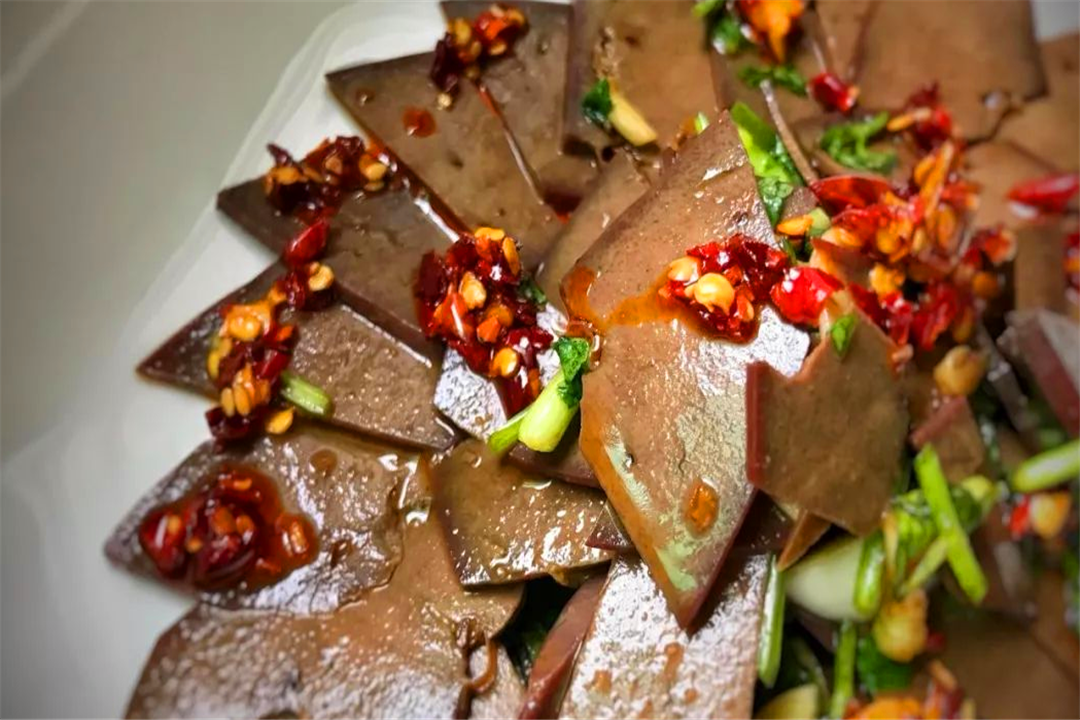 爆炒牛肝鲜嫩爽辣,两个步骤除腥,这样做越吃越过瘾