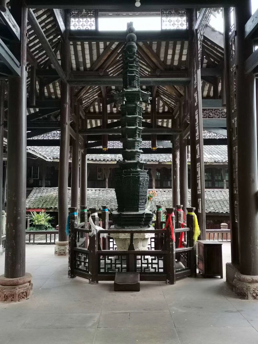 峨眉山伏虎寺华严宝塔是我国冶金艺术的精品