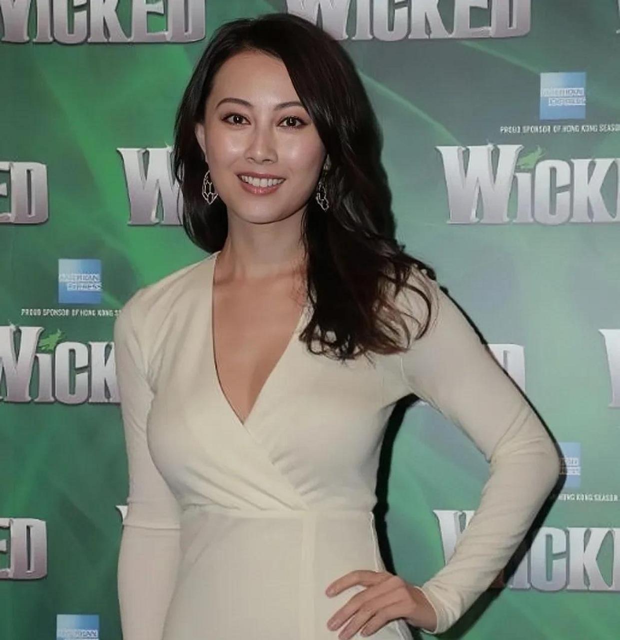 袁嘉敏,一个在电影界中给观众留下了深刻印象的女演员,也被誉为"3d