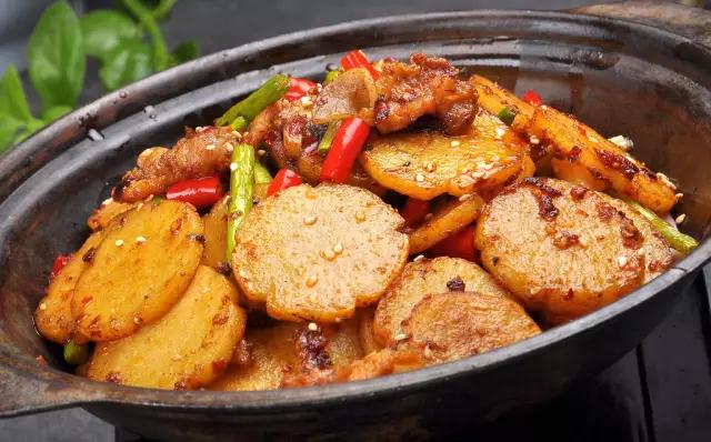 干锅黄牛肉,干锅土豆片,干锅仔兔片,干锅墨鱼仔的做法