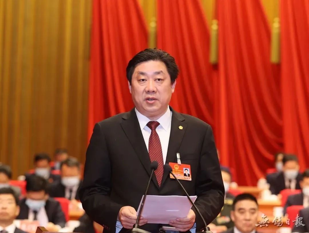 他说,大会选举我担任无锡市市长,我衷心感谢大家的信任和支持,一定视