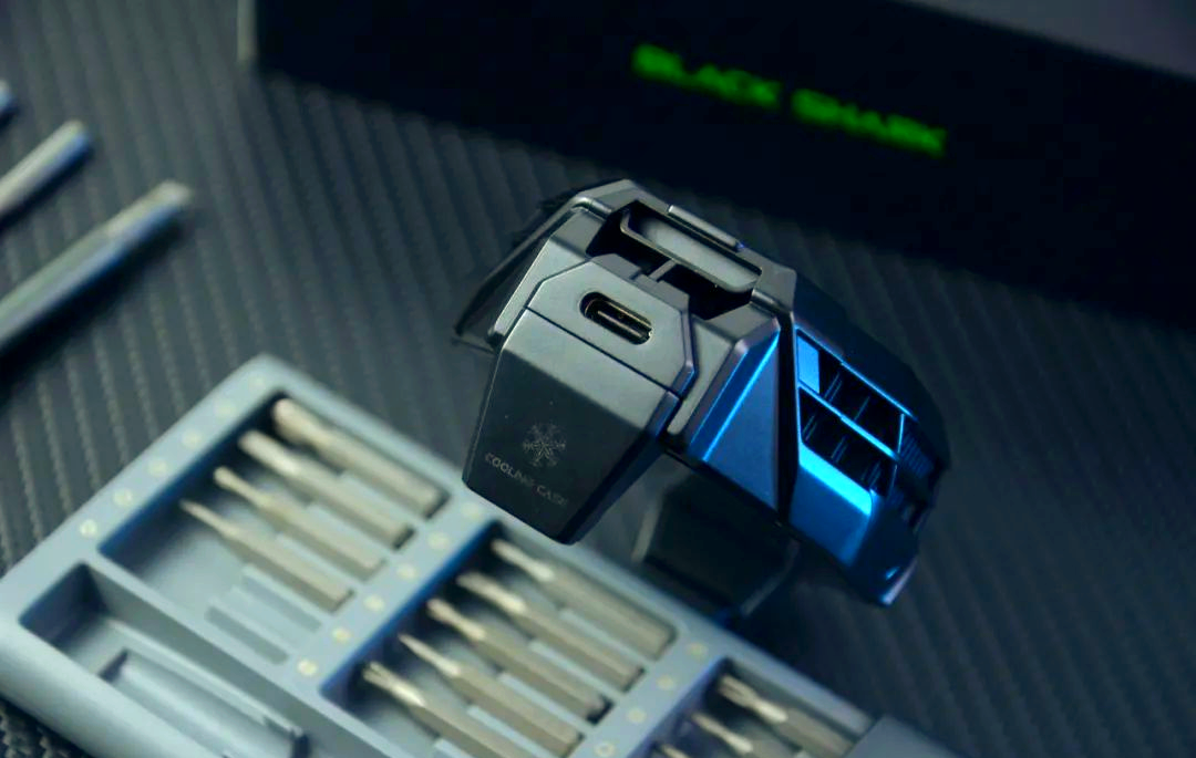 黑鲨冰封散热背夹2 pro,手游玩家的新选择