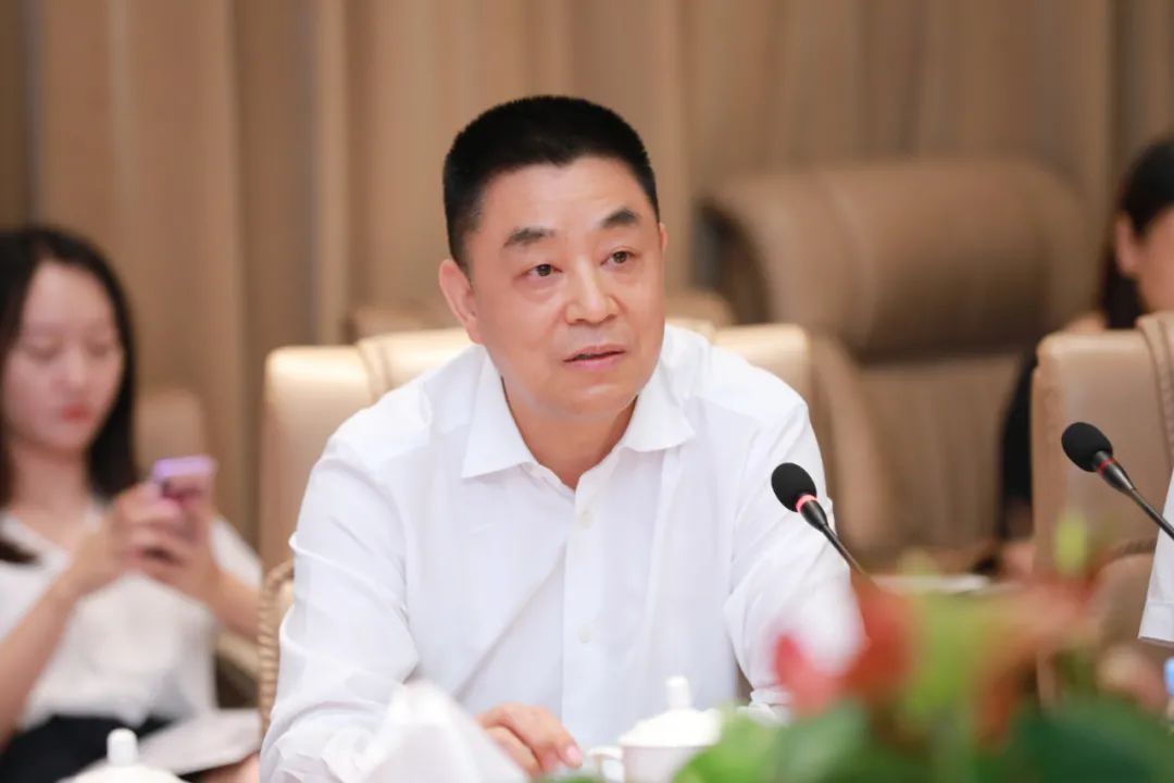 市人大常委会副主任,党组副书记高自民