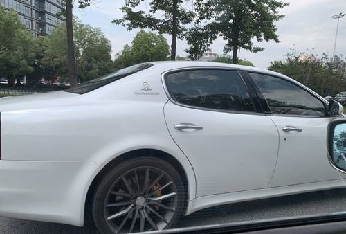 一个叉是什么汽车