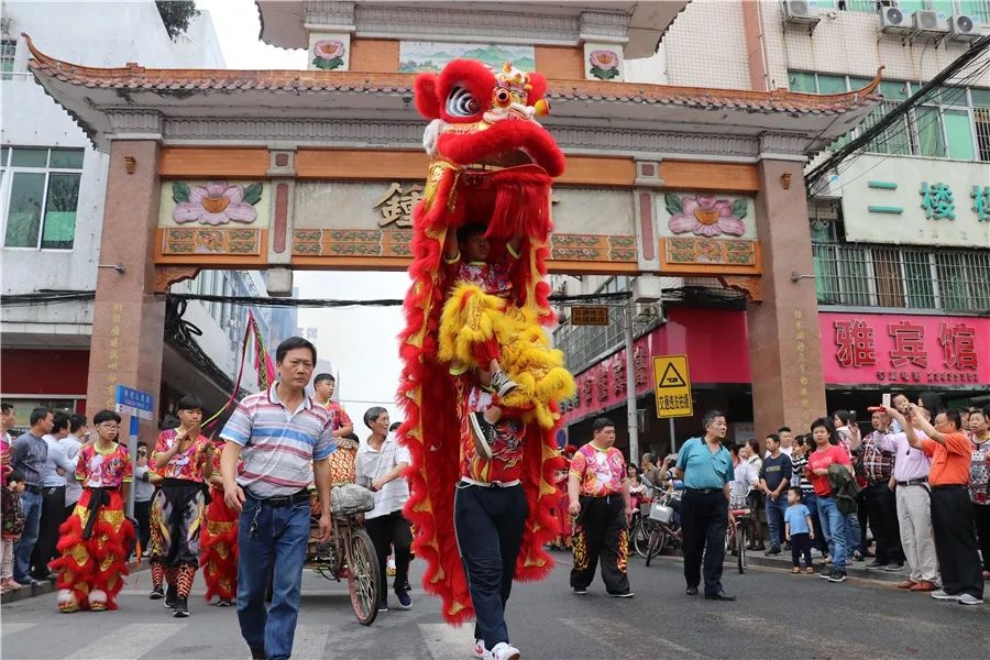 钟村街图片