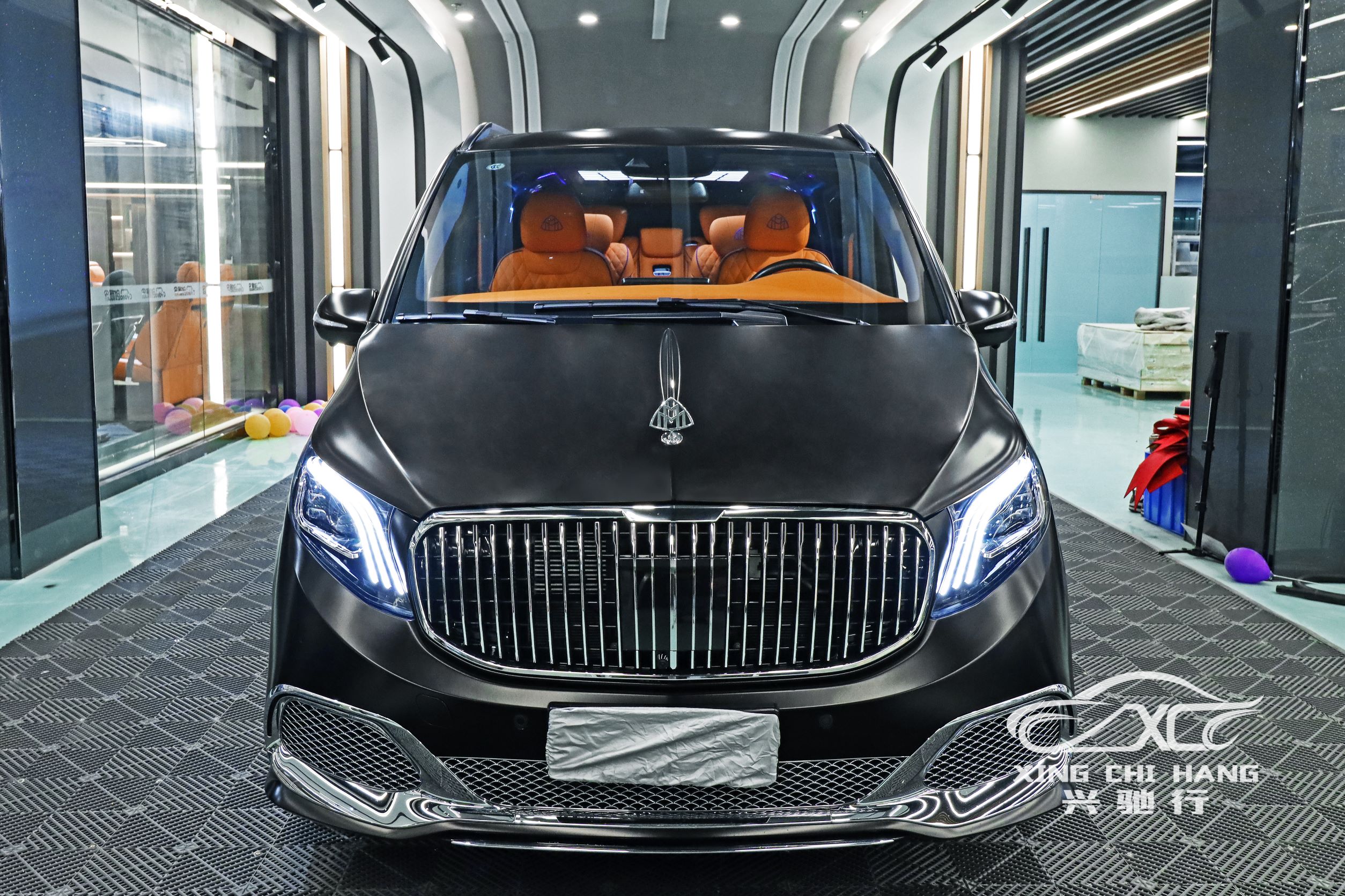 奔驰v260改爱马仕橙巴赫版7座商务车-时尚与尊贵完美融合