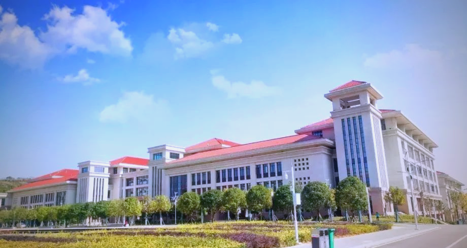 贵州电子科技职业学院:全日制公办的高职教育基地