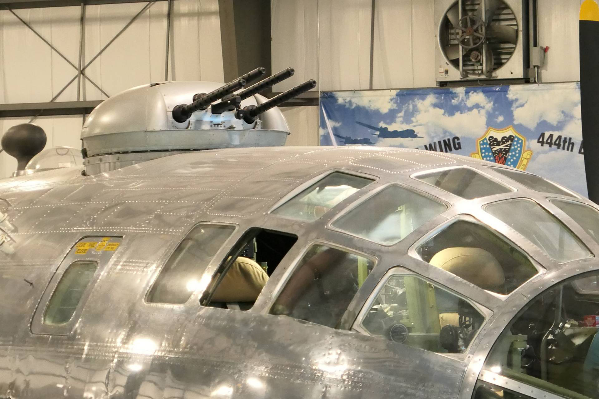 围观b-29超级堡垒重型轰炸机