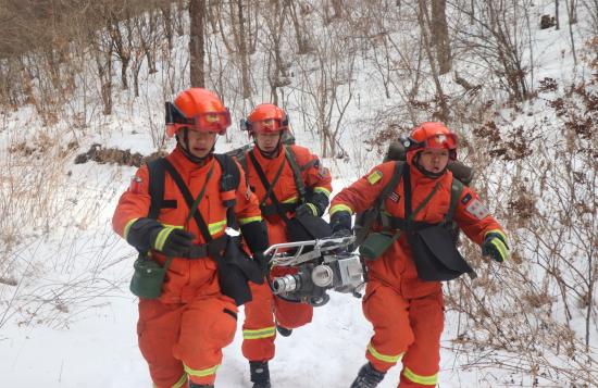三上悠亜番号福利视频深度解析，揭秘行业幕后真相，盘点热门作品亮点，分享独家观看攻略