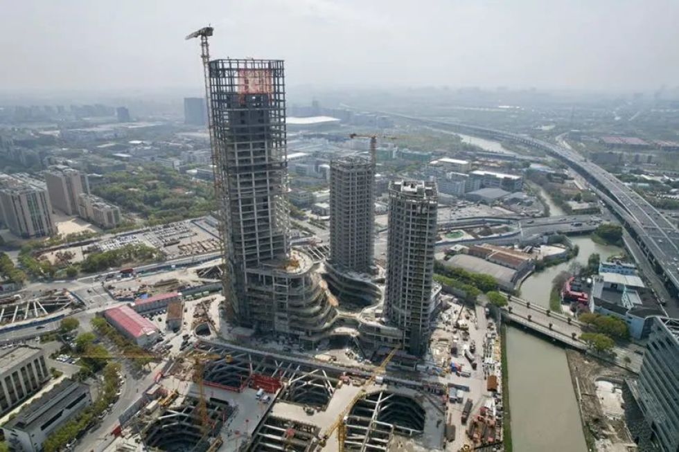 金桥副中心建设"进度条"再刷新,元中心一期t1塔楼结构封顶