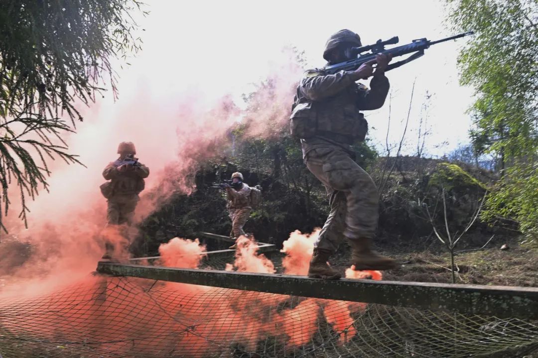 东南军区狼牙特战基地图片