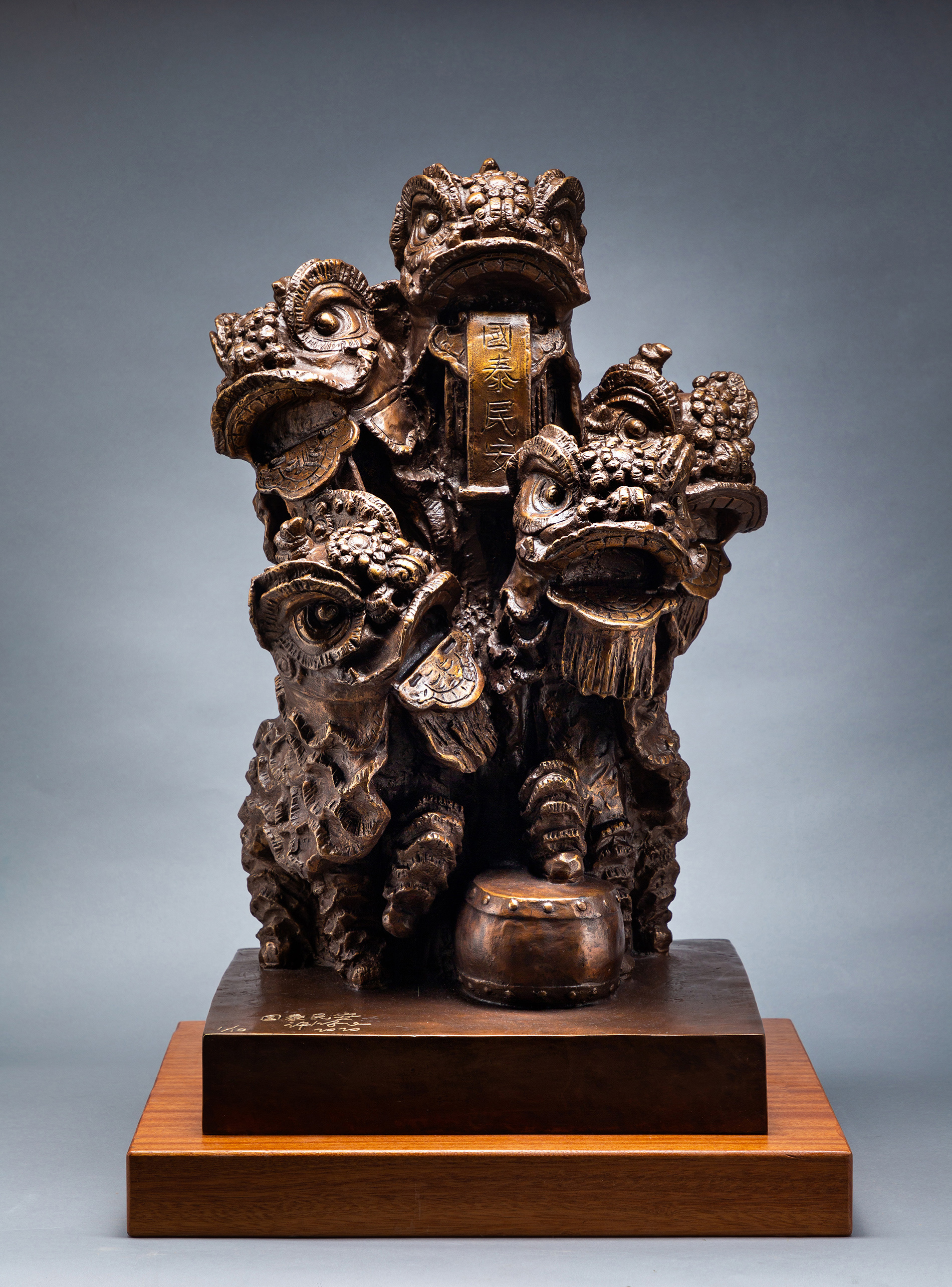 与艺术"亲密接触" 来河南博物院看许鸿飞雕塑作品了