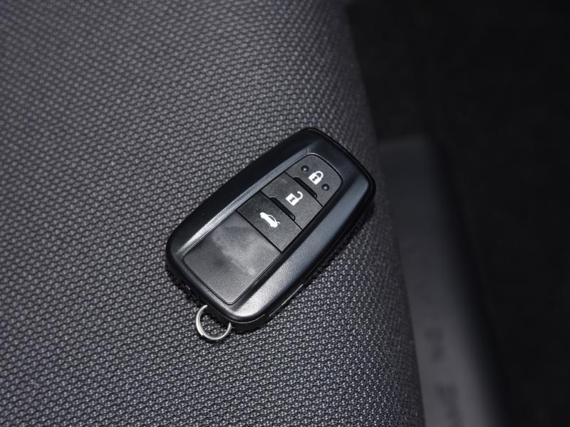 19款雷凌有几把钥匙