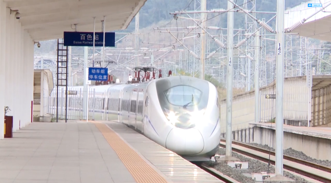 事发百色婴儿列车上病情突然加重他们接力救援