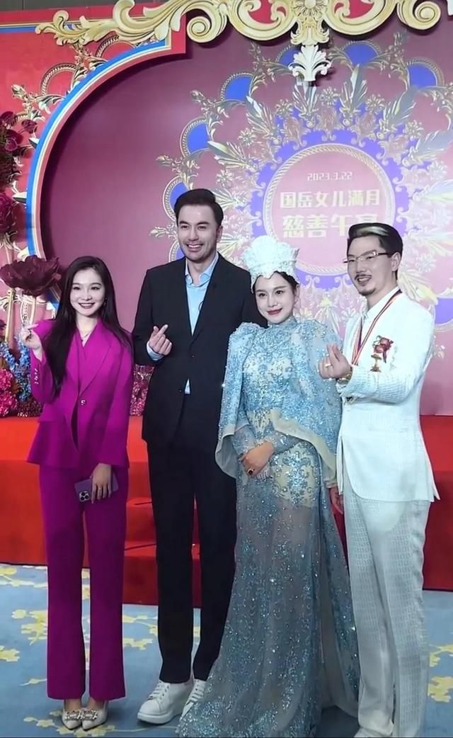 网红国岳连夜为孙国友捐物资!凌晨跨城买浇水车,难怪明星都爱他