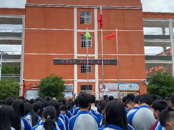 鹰潭市贵溪市金屯中小学开展系列防溺水安全教育活动