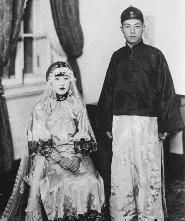 日本特务机关利用天津租界,大搞阴谋活动,时刻准备全面侵华