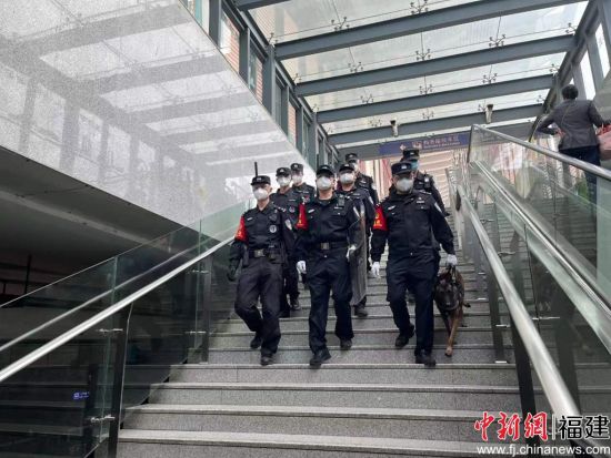 郭子玉:奔跑在前线的特警后勤"大管家"