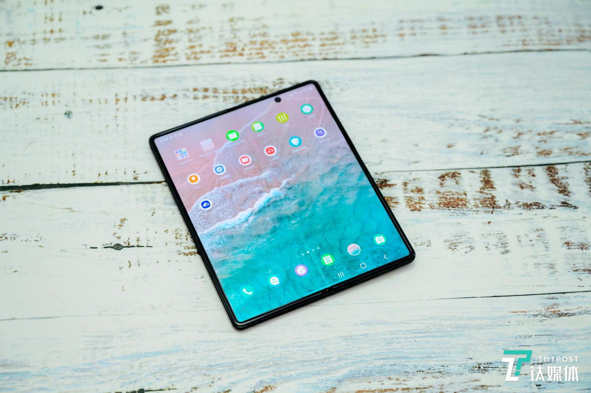 三星galaxy z fold2 5g测评:折叠屏手机再向"实用"迈出一步|钛极客