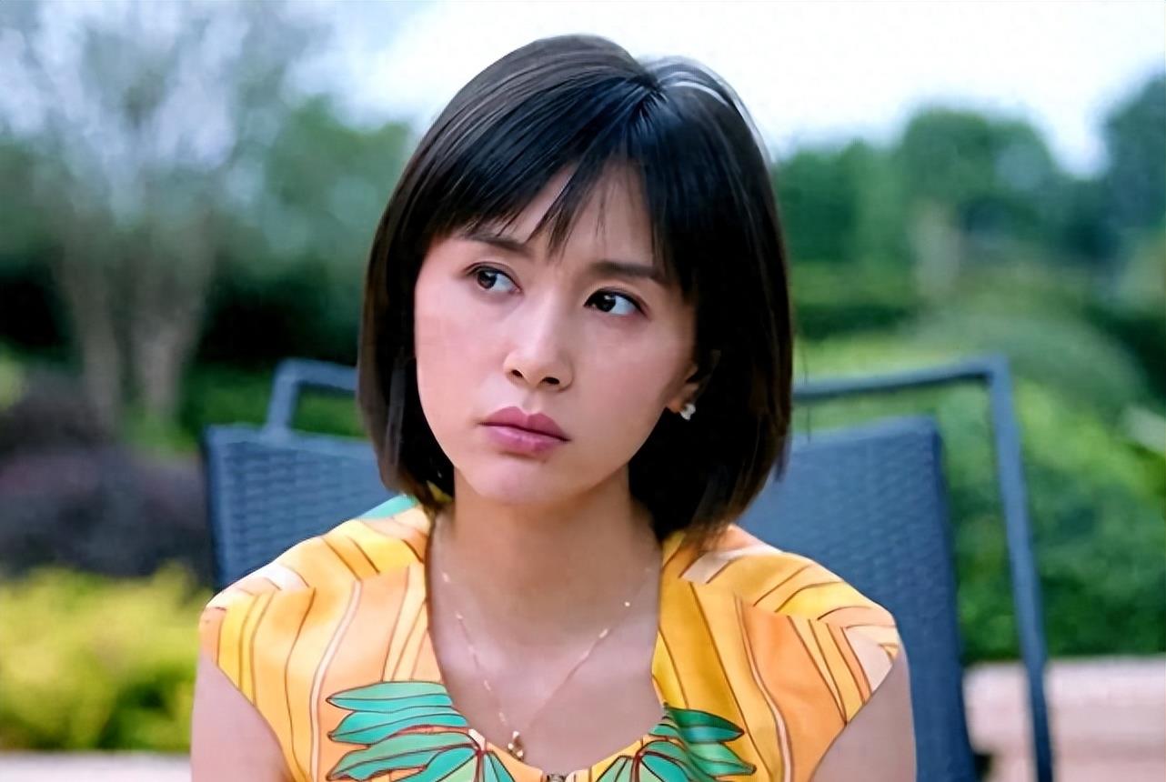 谁都没想到!快到年底了,65岁的邓婕用这样的方式,打出一副王炸