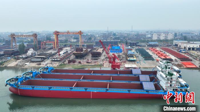 长江首艘130米纯lng动力散货船开工