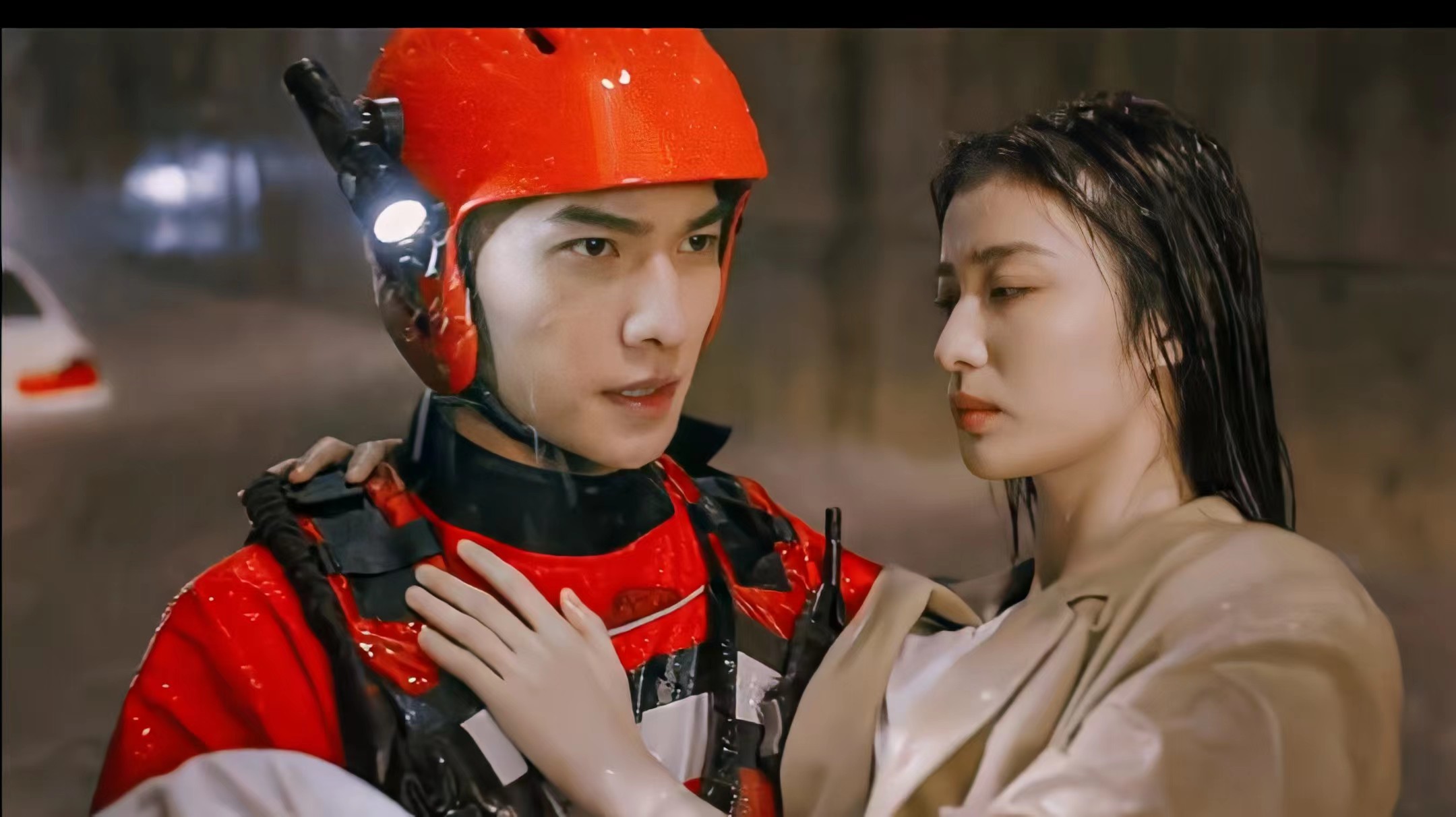 浴室戏,公主抱!杨洋王楚然我的人间烟火开播,爱情名场面太燃了