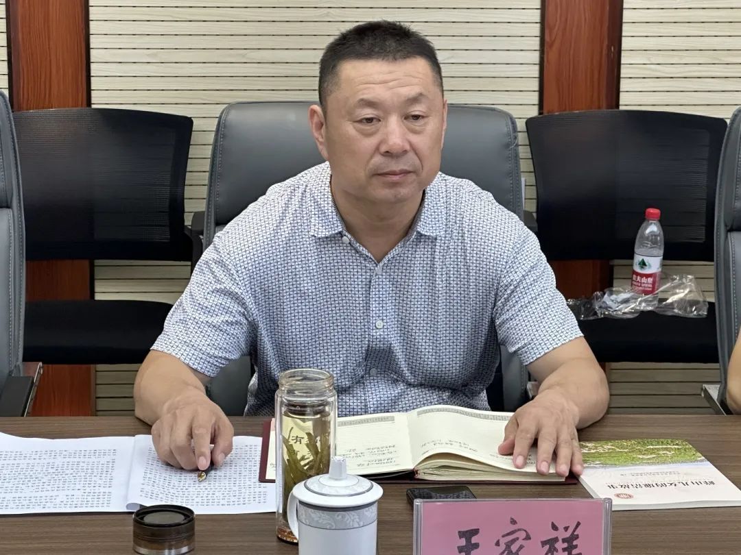 座谈会,区纪委副书记,区监委副主任徐养军,区纪委监委宣传部部长李波