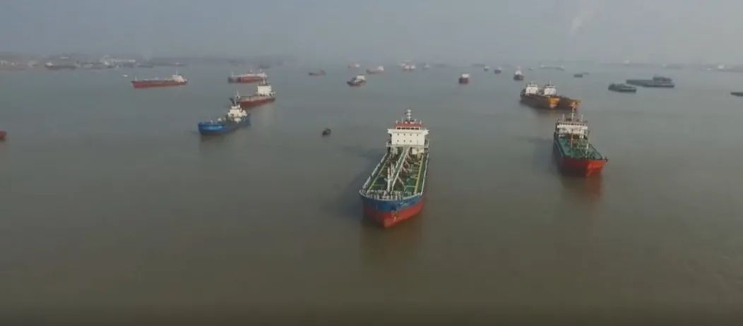 在这个长江口的"咽喉"要道,来看如何确保船舶航行安全