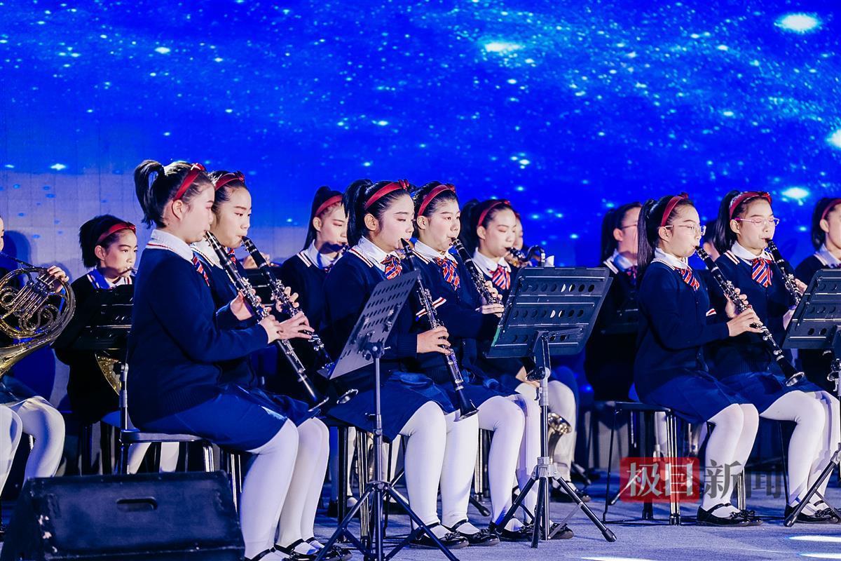 仅练了一天半,小学生管乐团献上新年首演
