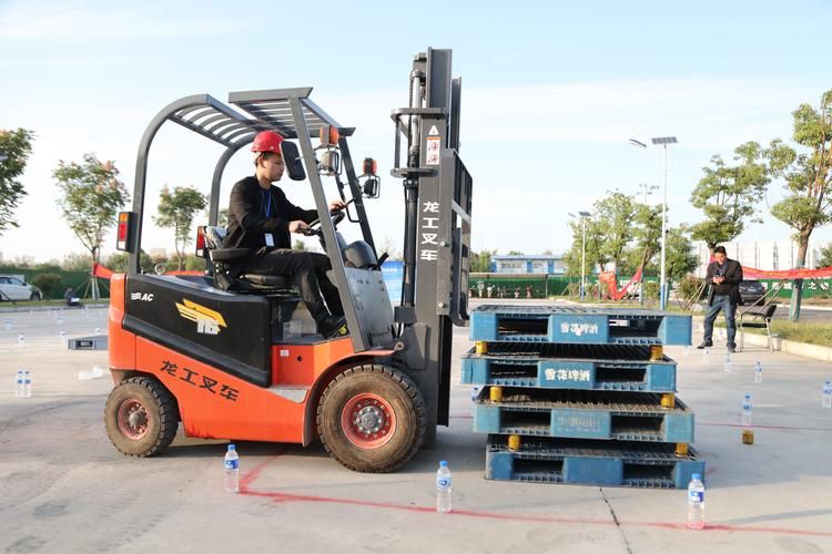 附近找叉车司机02持有n1证工资5000/月起