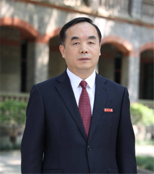 爱拼"长"会赢丨全国人大代表张晓宏:加强政策衔接,保障教育资源共享