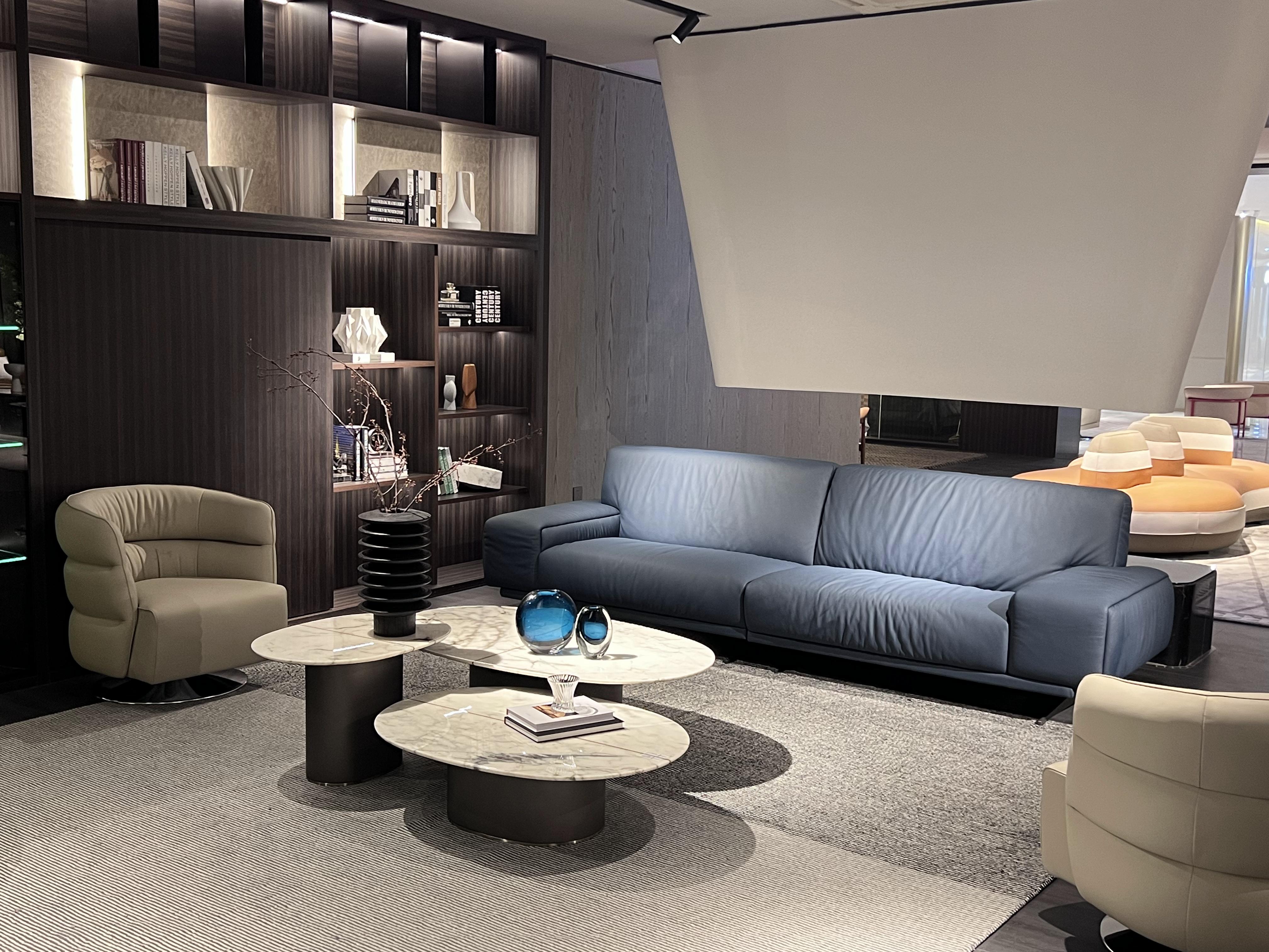 小户型现代极简客厅沙发与茶几颜色搭配技巧介绍和品牌推荐!