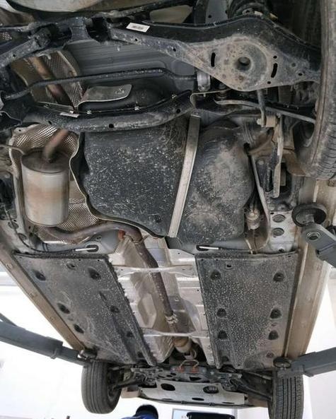 大众速腾的底盘设计堪称精良,其高度为108mm,确保了车辆既稳定又舒适