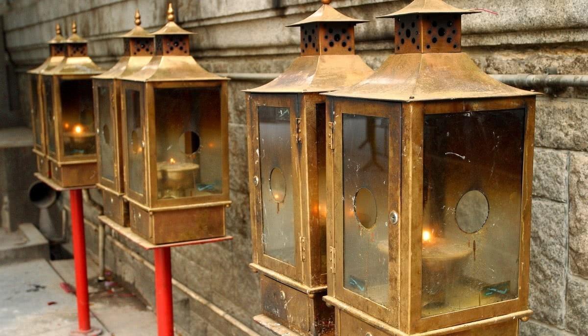 古墓中的"长明灯",能够燃烧千年不灭?专家已经给出答案