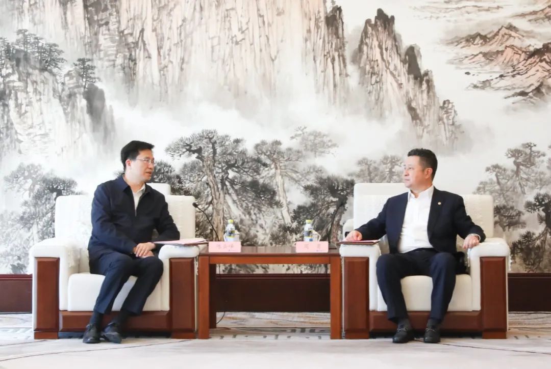 周勇会见福建省高速公路集团党委书记,董事长陈岳峰