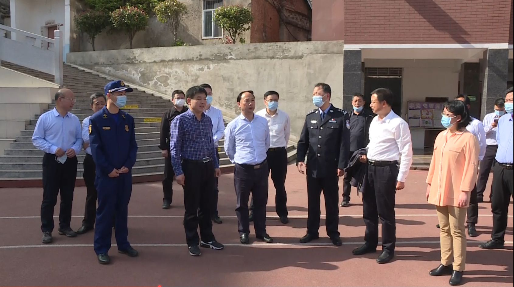 余德芳检查"五一"期间安全生产和疫情防控工作