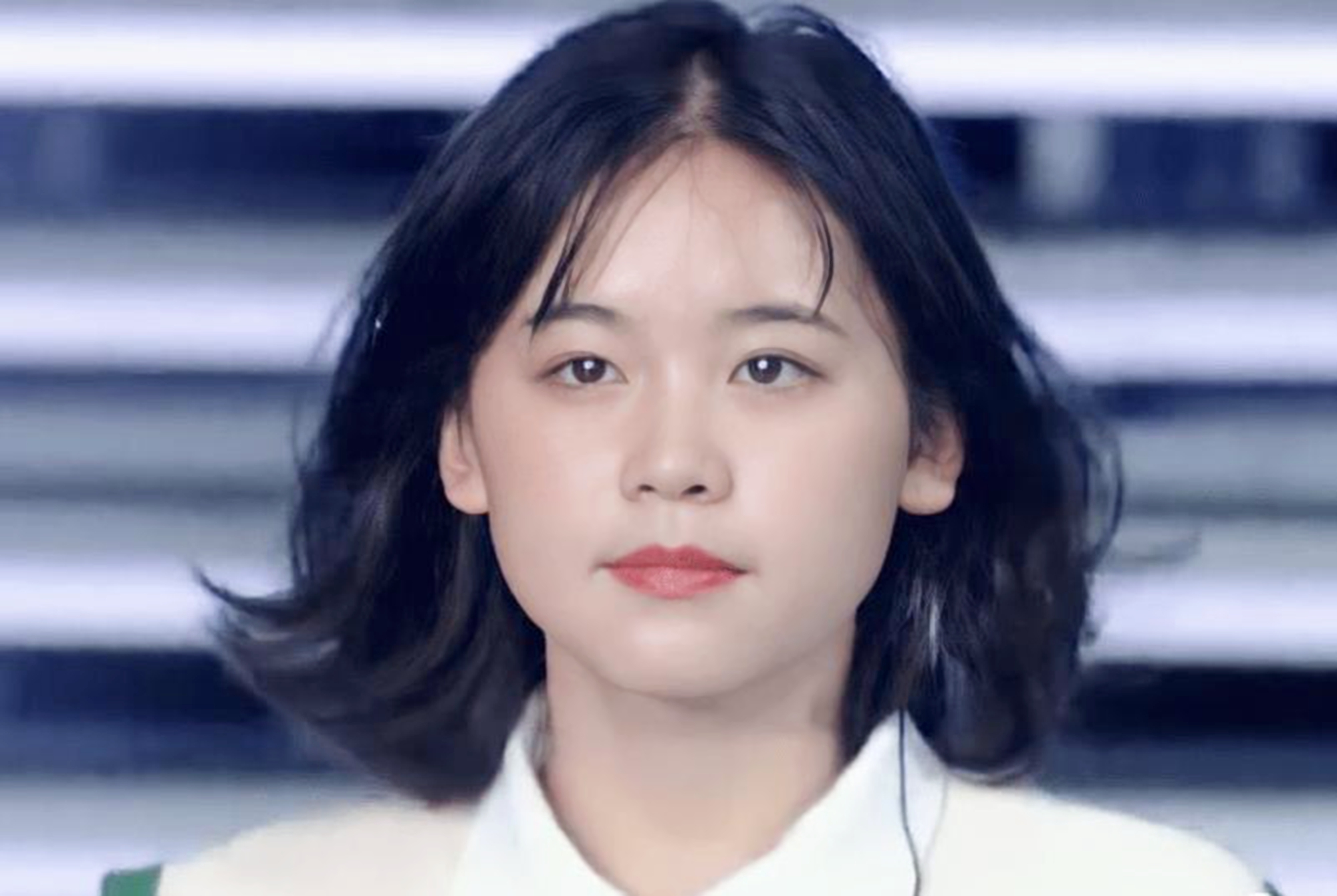 她14岁上清华,18岁直博,明明可以靠智慧吃饭,却因颜值火出圈