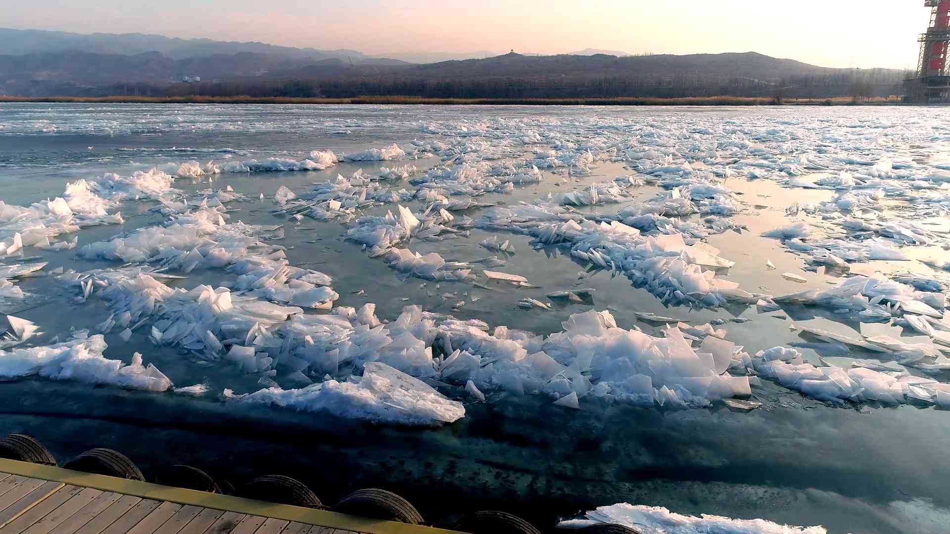 黄河冰凌美如画