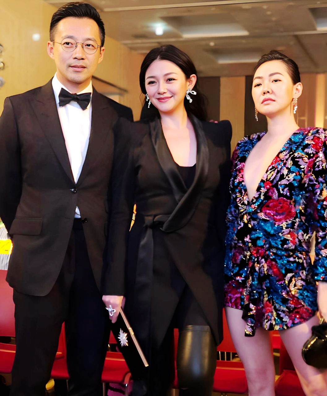 这一次,汪小菲,大s·徐熙媛和小s·徐熙娣一起玩了一个问答游戏.