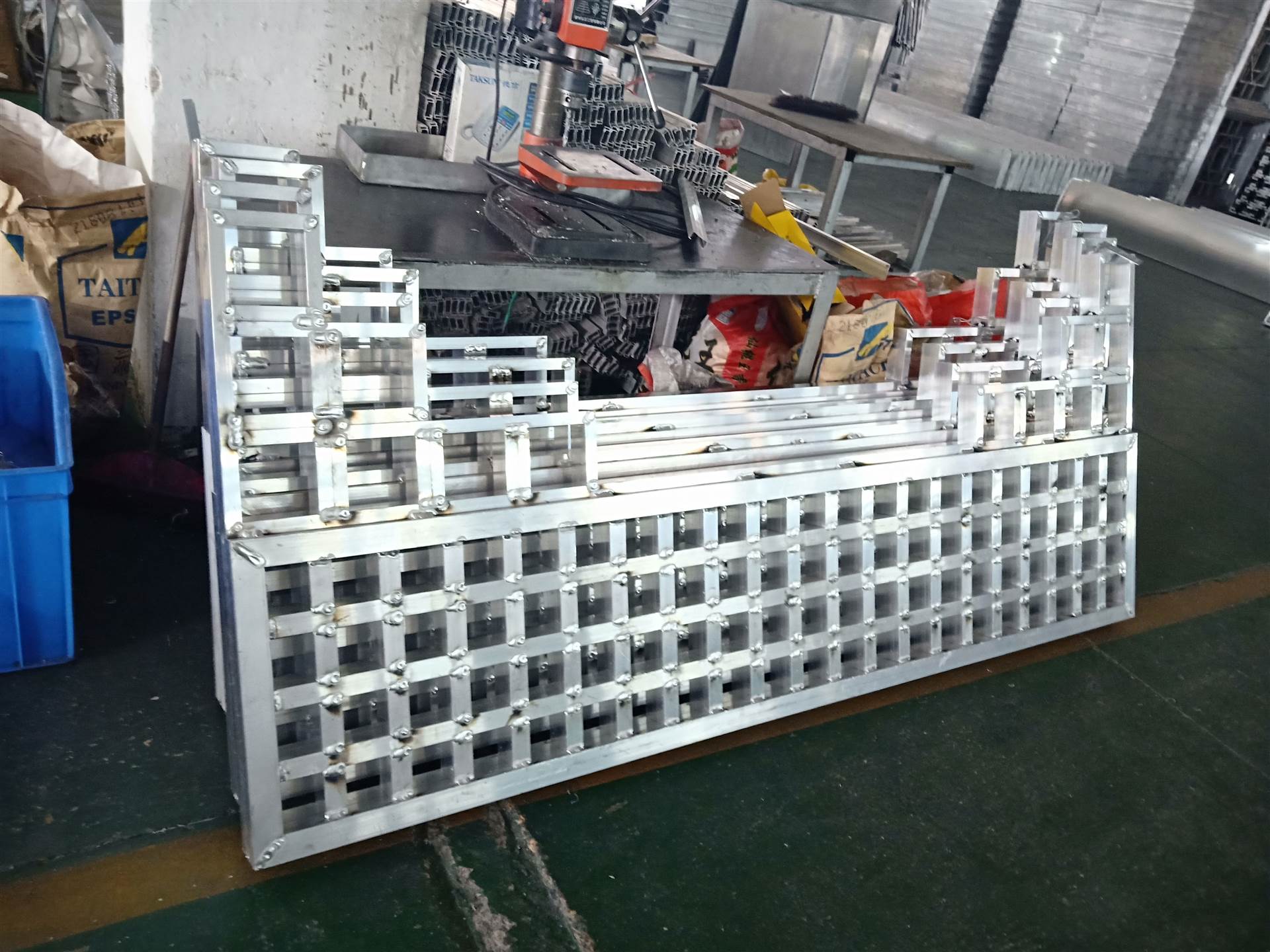 铝方管焊接屏风厂家