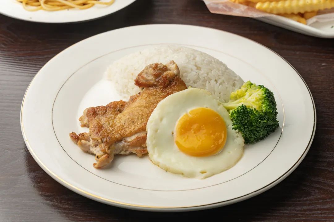 88秒112元双人猪扒饭套餐!黑椒猪扒,茄汁意面……打卡港式风味!