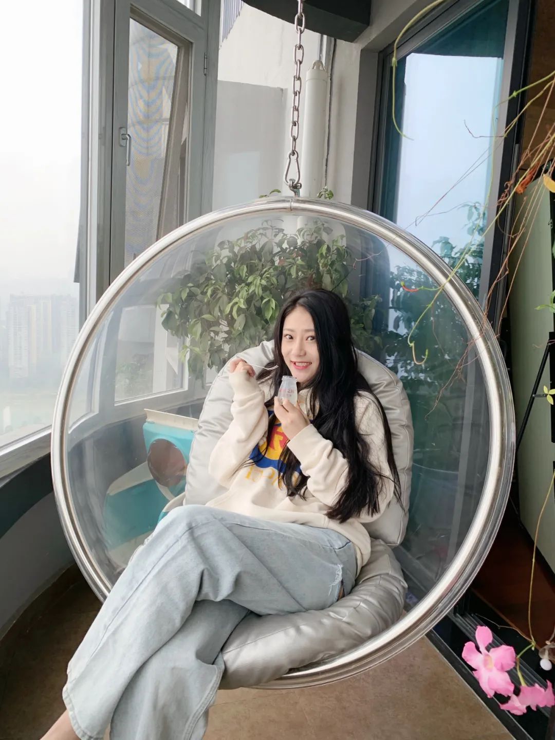 赵兮雪,毕业于北京电影学院,身高170,天蝎座,爱好写诗和跳舞