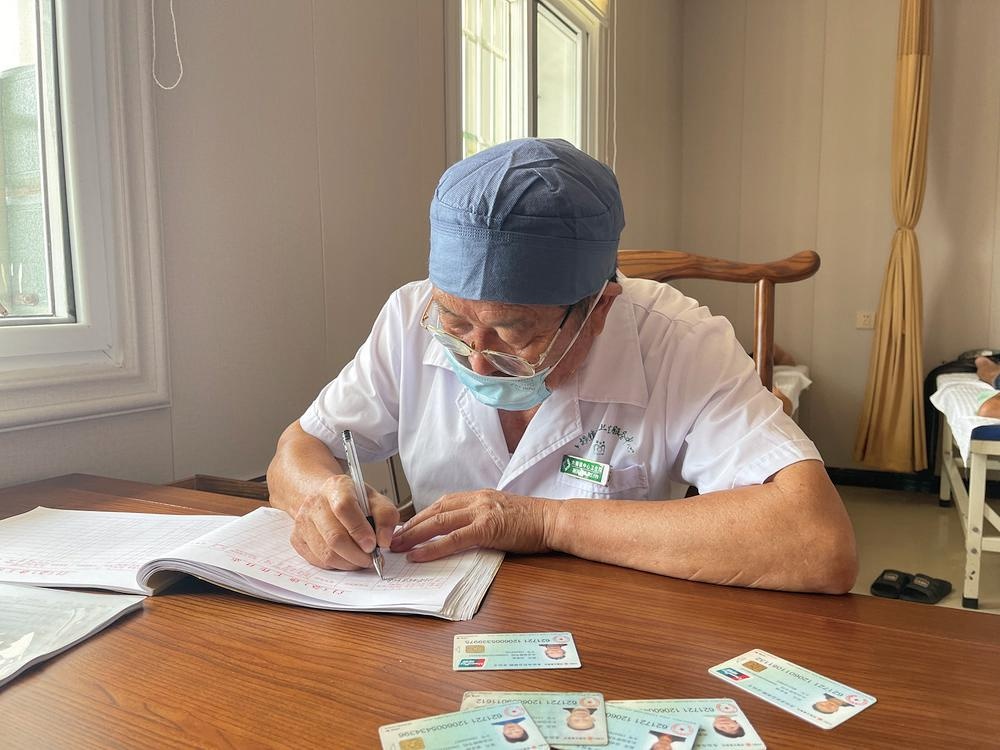 顾国金 一位海岛退休老医生的为民情怀