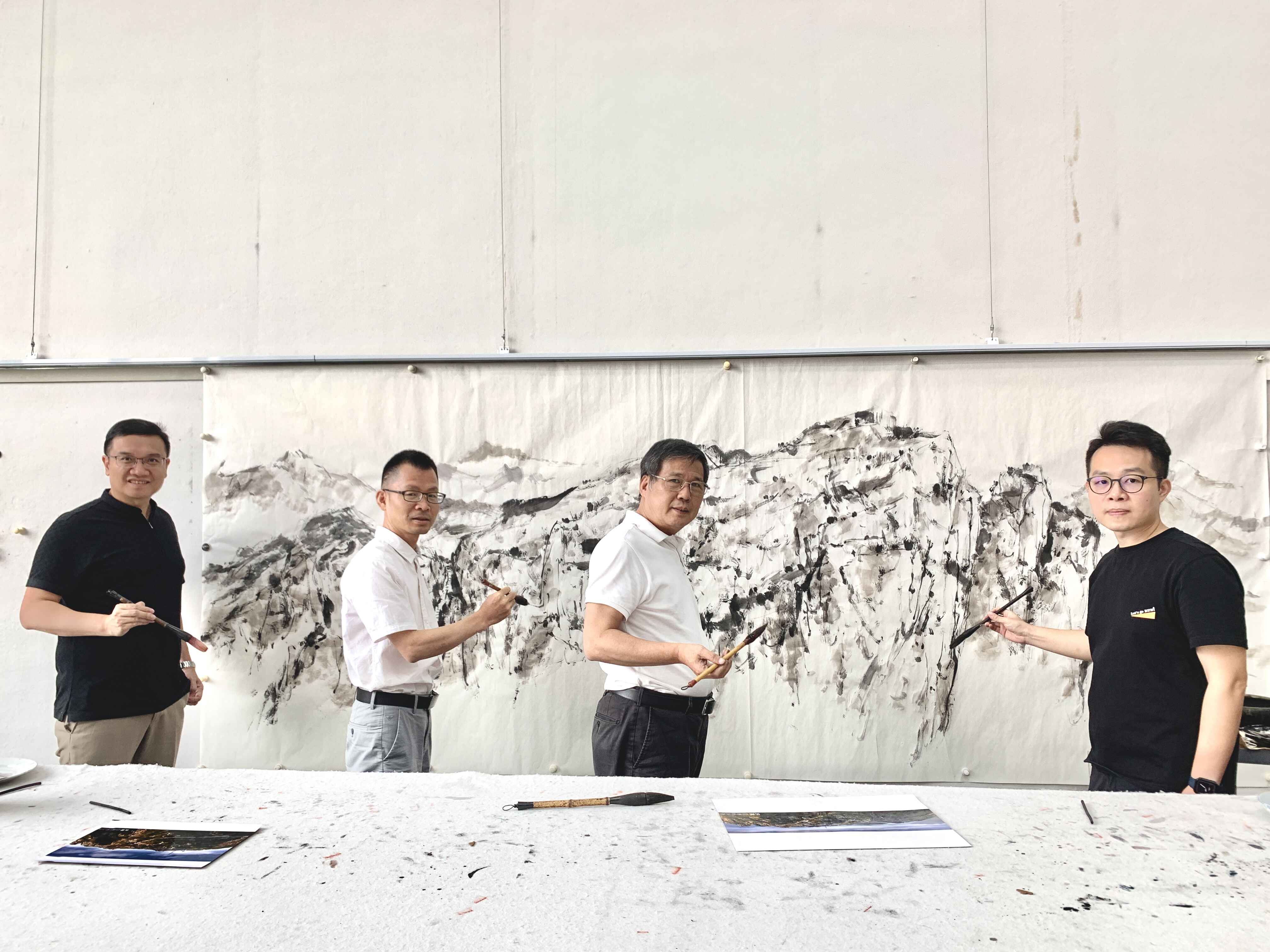 笔绘美好山河 广东画院4位画家共创大型山水画《泰岳雄风》