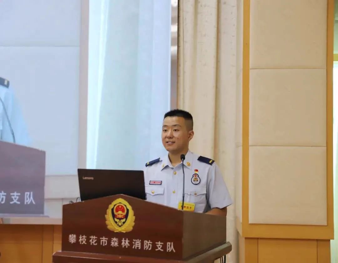 我的榜样|预备消防士袁茂森:小小消防士,发挥"政"能量