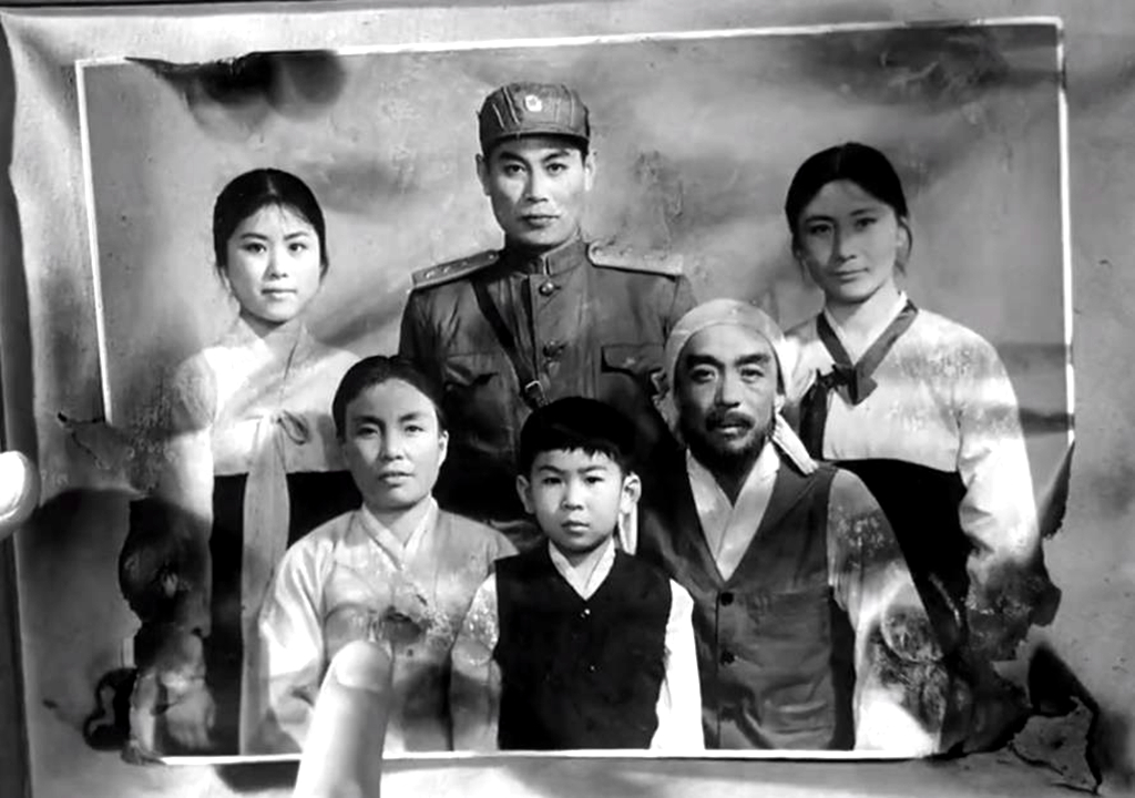 老电影《打击侵略者》中,有尹玉善,金玉善两位美女,你分得清吗