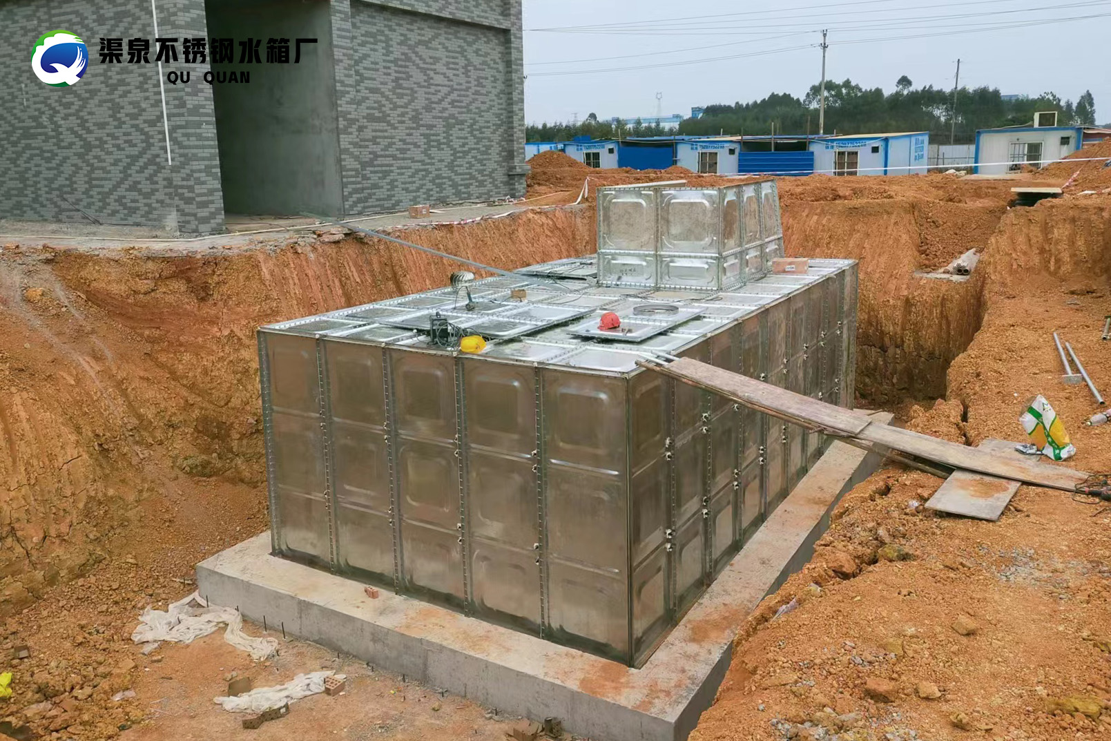 生产不锈钢水箱厂家把水箱安装在地上或地下有何区别?